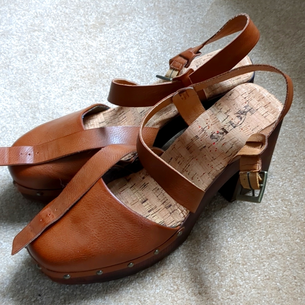 Korks Platform Chunky Heels 11M